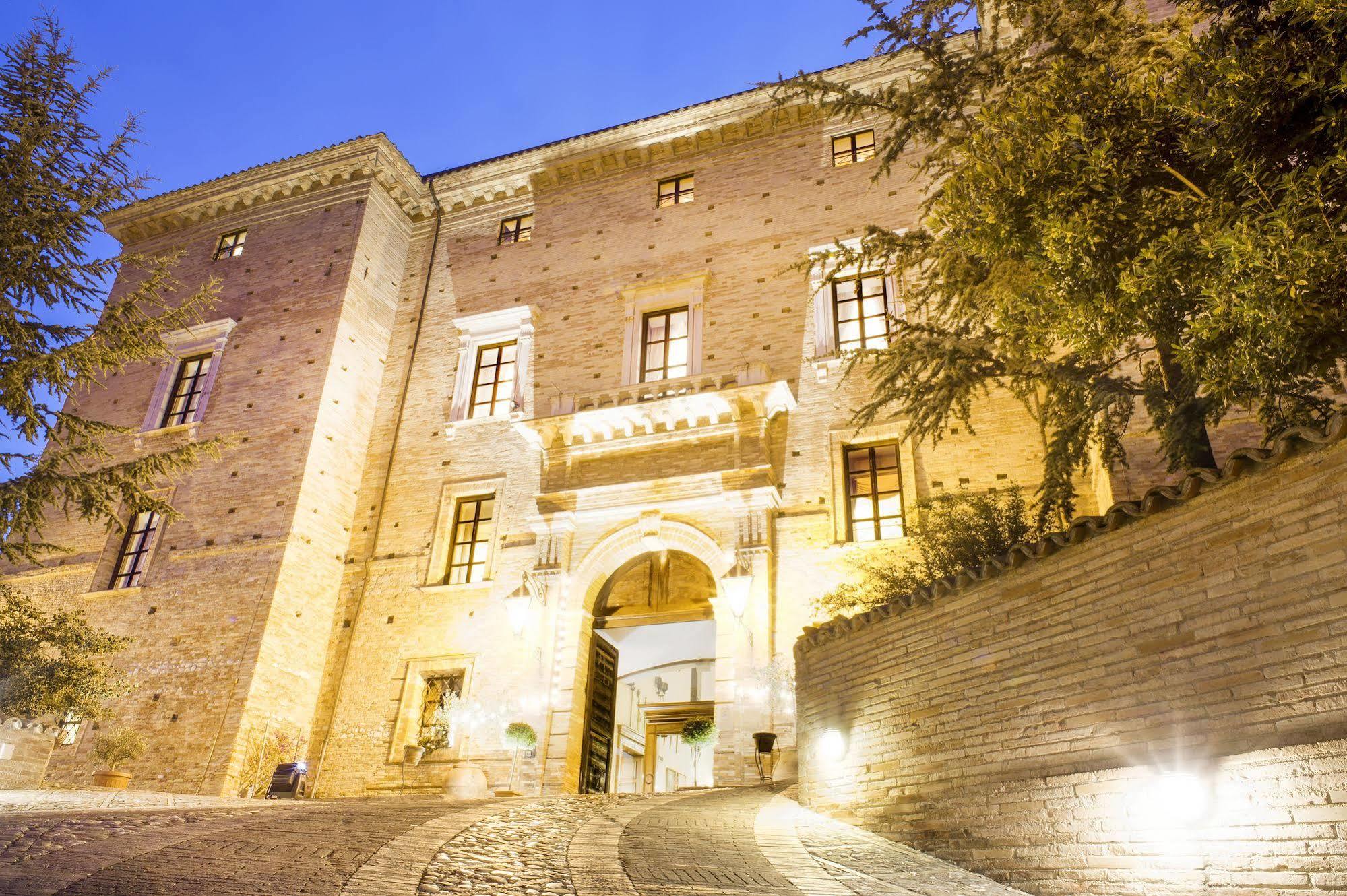מלון לורטו אפרוטינו Castello Chiola Dimora Storica מראה חיצוני תמונה