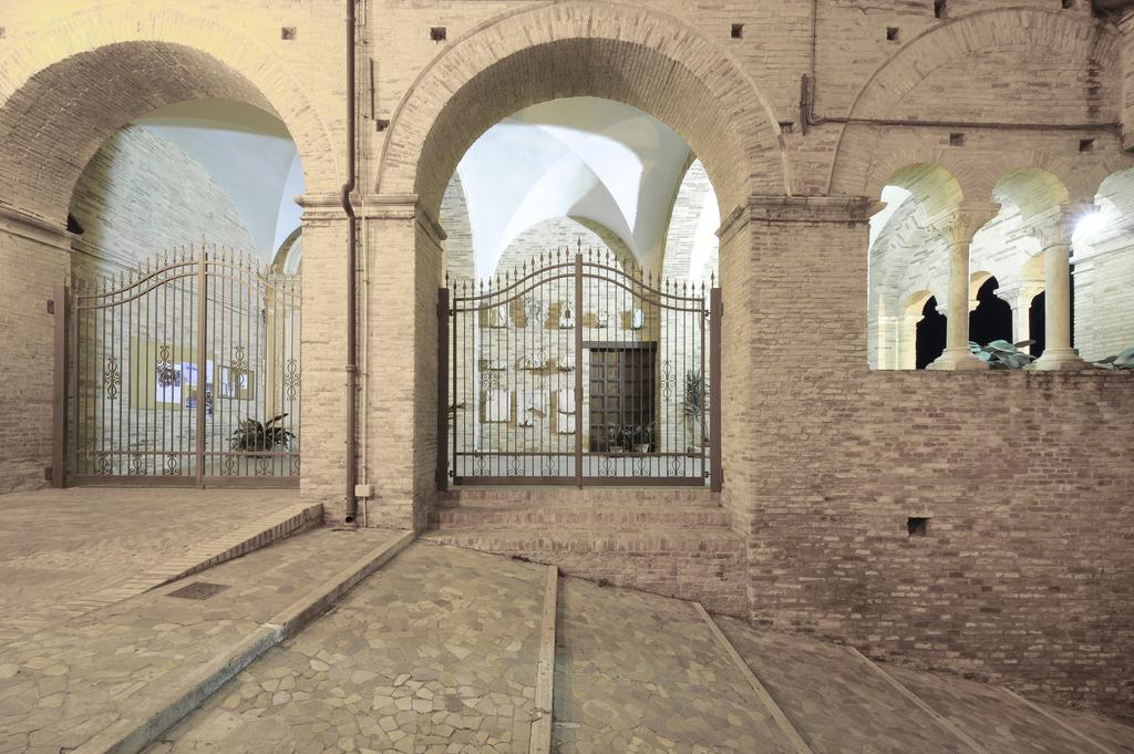 מלון לורטו אפרוטינו Castello Chiola Dimora Storica מראה חיצוני תמונה